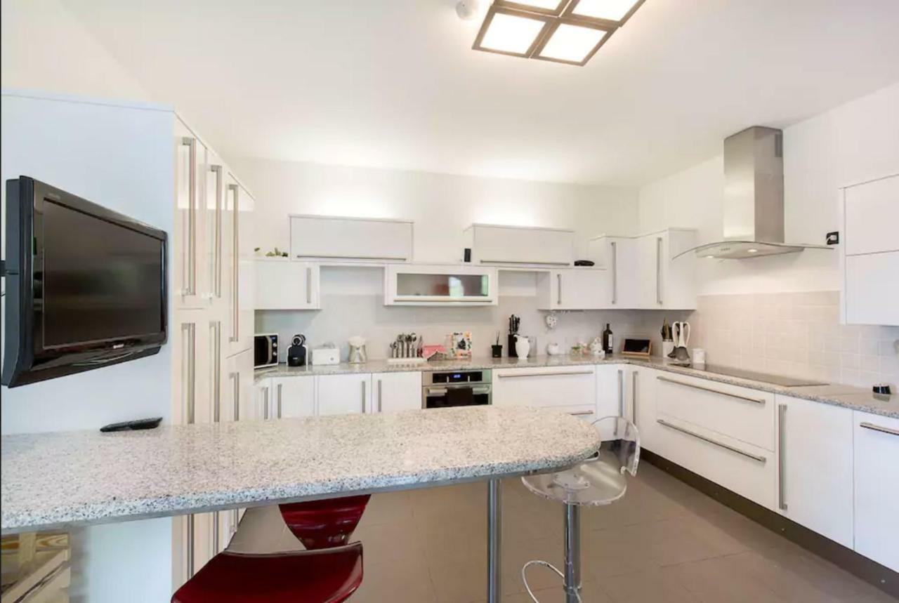 Armonie Del Lago - Lakeview Retreat With Private Garden, Pool & Jacuzzi Baveno Eksteriør bilde